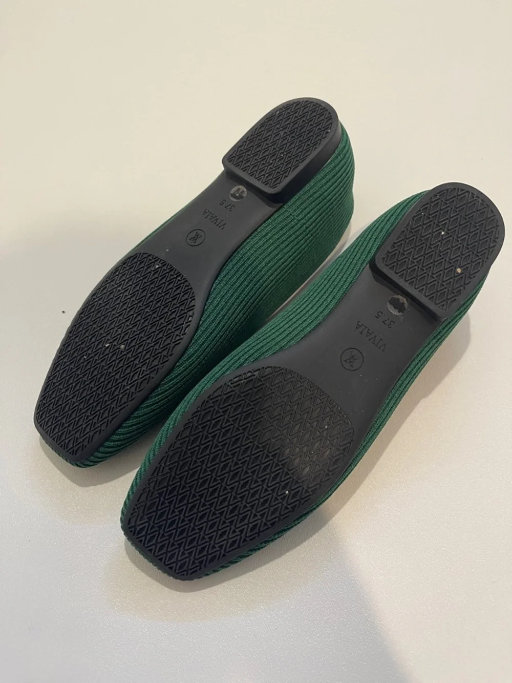 Vivaia Margot 2.0 square-toe flats in green